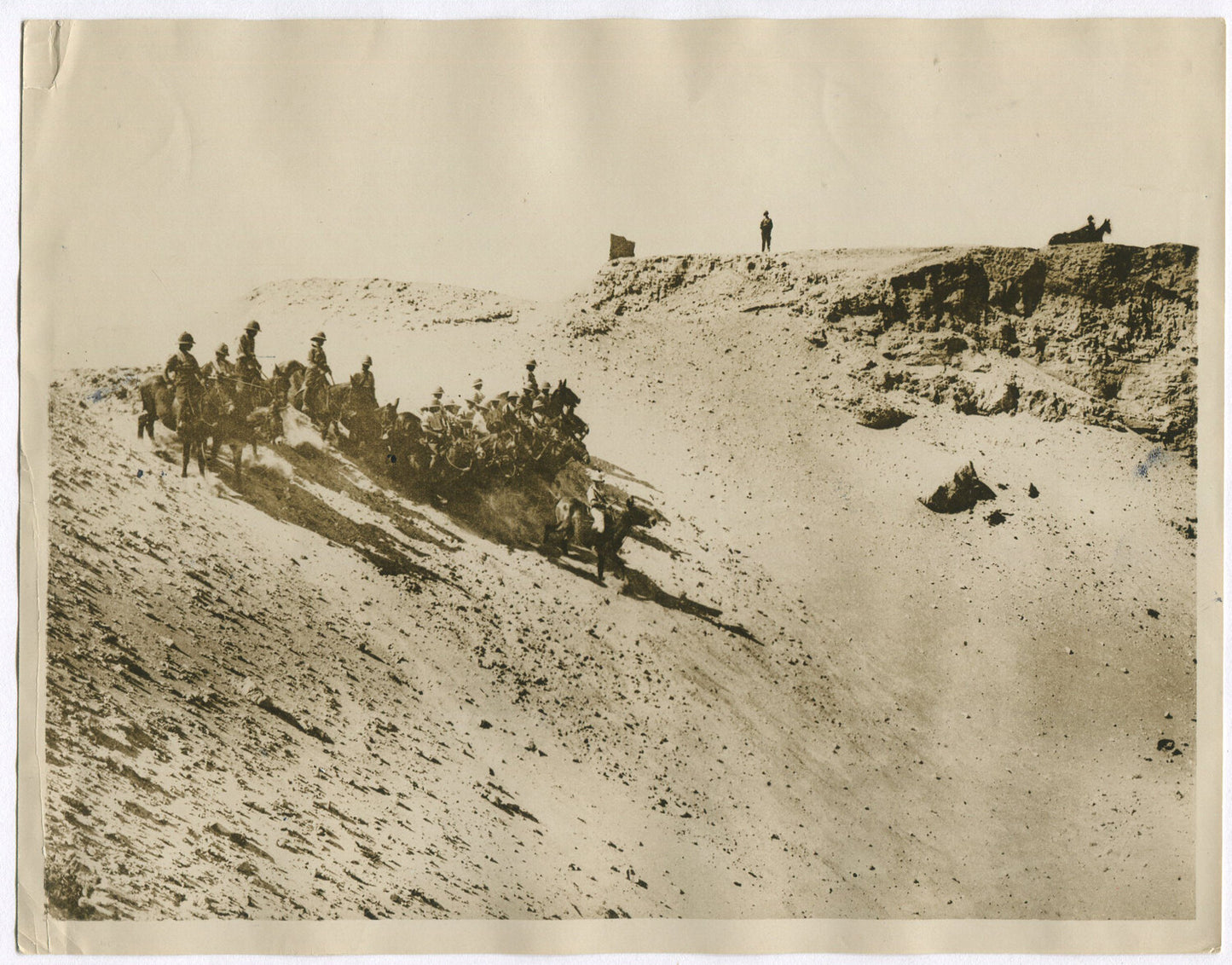 BRITISH MOUNTED TROOPS NEAR COAST, EGYPT. WWI. (8X10 REPRINT)
