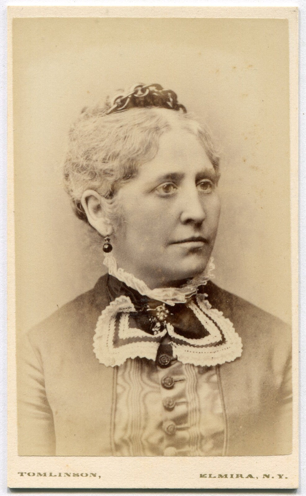 WOMAN, SHORT HAIR AND BUSY COLLAR. CDV. ELMIRA, N.Y.
