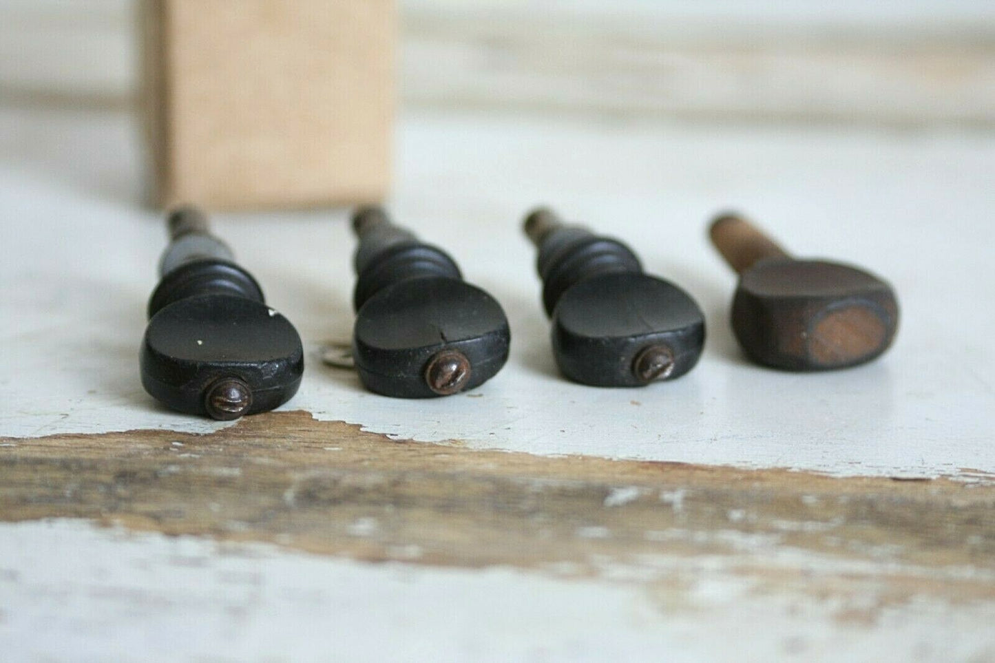 Lot of misc Ukulele Tuning Pegs