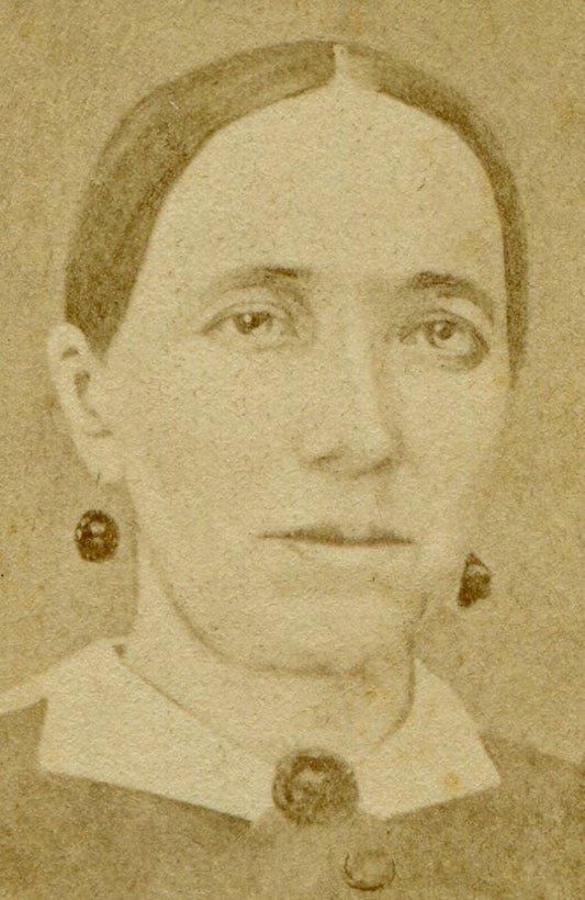 WOMAN WITH EARRINGS. CDV.