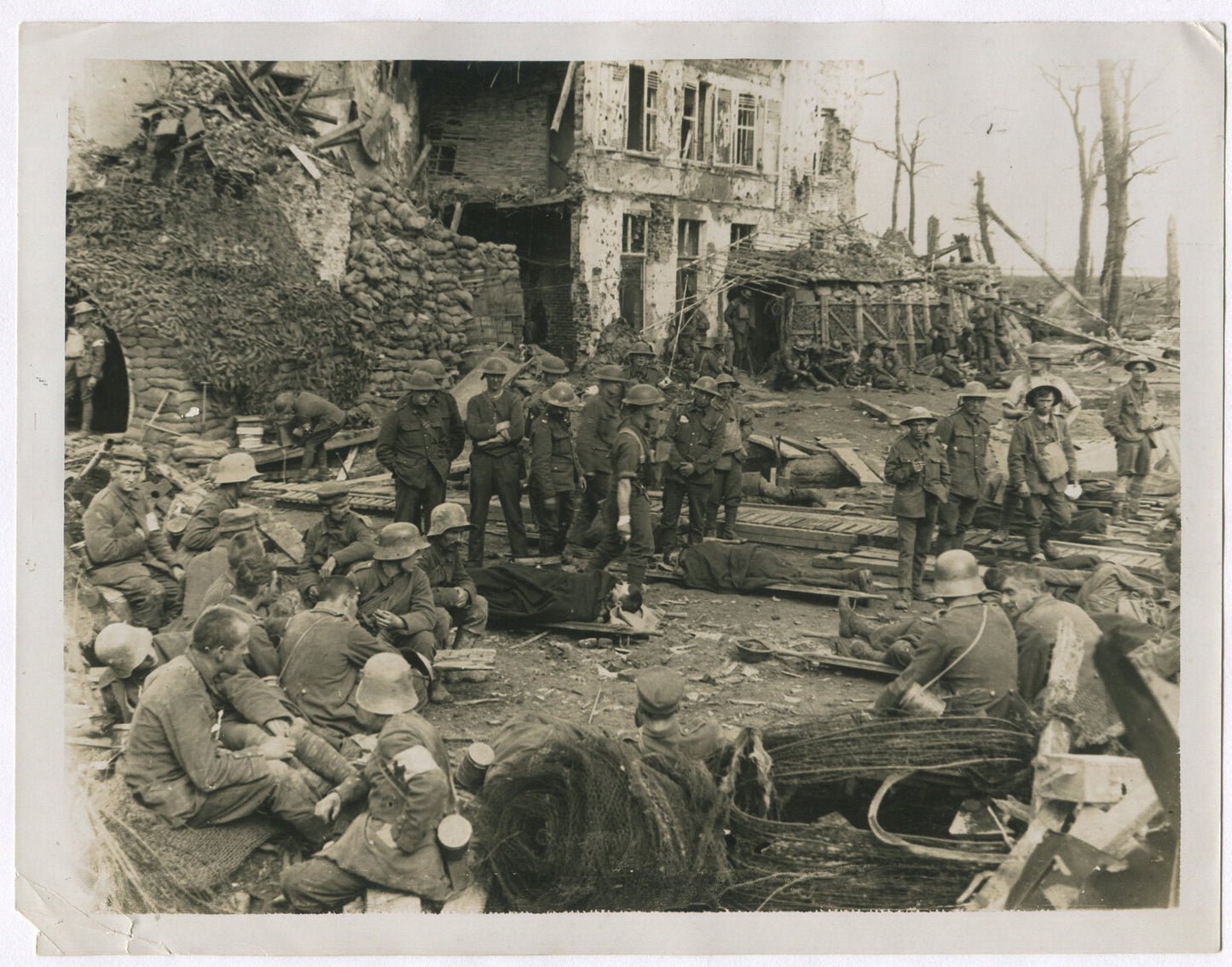 Vintage WWI photo 8x10 REPRINT - German prisoners with British troops at medical