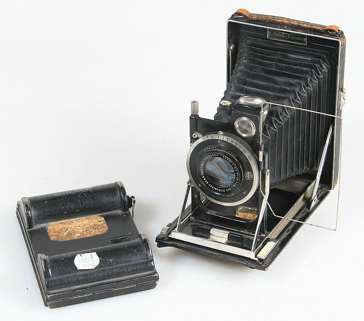 Karvee Folding Camera  w/ 120 film back  (3"1/4 x 4)  and Compur Lens, AS IS