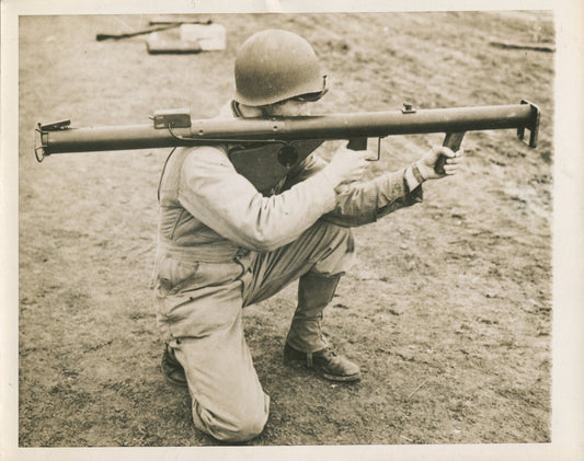 U.S. SOLDIER AIMING SHOULDER HELD WEAPON. WWII. (8X10 REPRINT)
