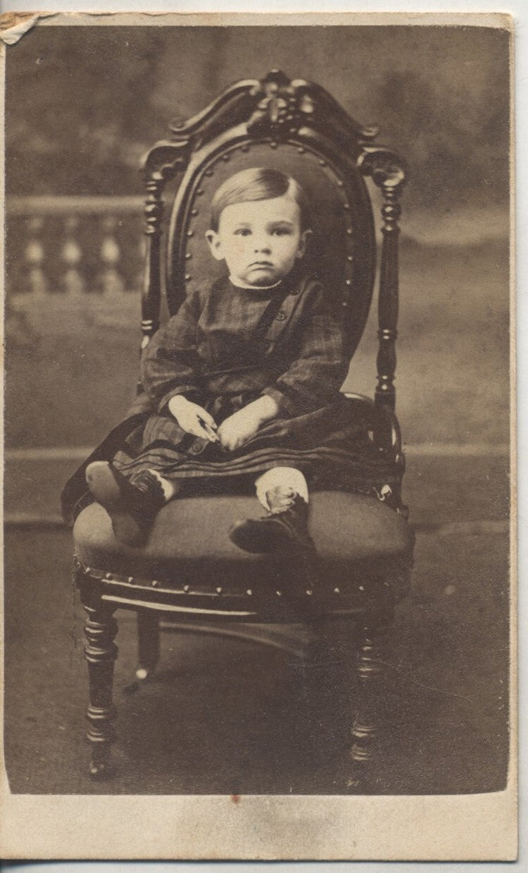 CDV OF ADORABLE CHILD IN ORNATE CHAIR - POTTSTOWN, PA