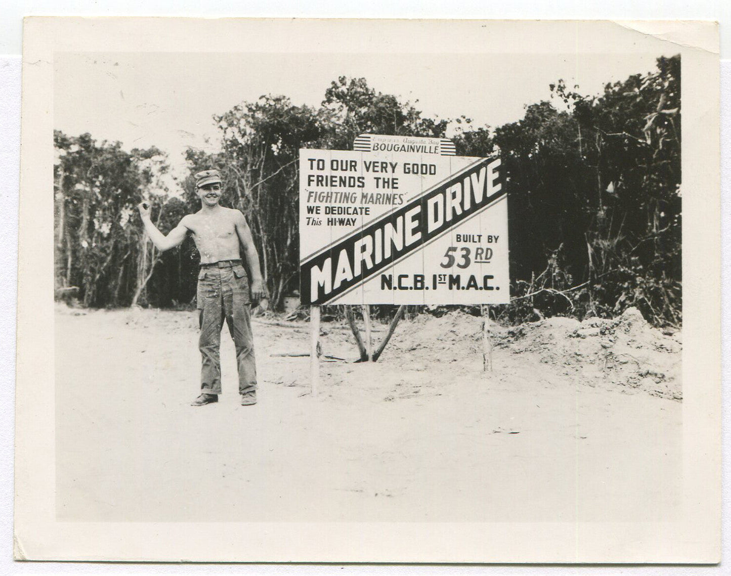 WWII BATTLEFIELD/PACIFIC ISLAND 10 SET B&W SNAPSHOTS. GRUESOME IMAGES OF WAR.