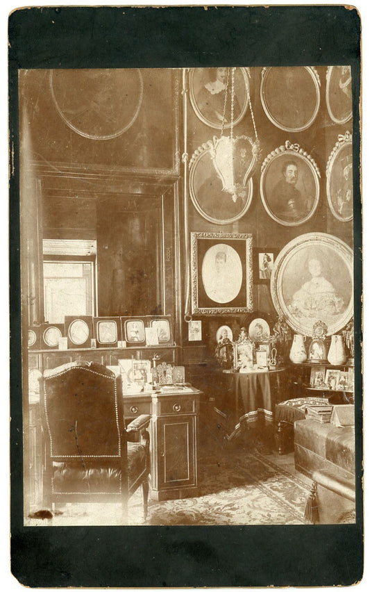 VINTAGE PRINT OF PHOTO STUDIO OFFICE INTERIOR DAGUERREOTYPES DISPLAY 8 5/8 X 5"