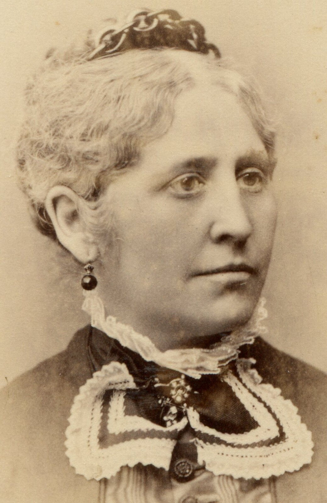 WOMAN, SHORT HAIR AND BUSY COLLAR. CDV. ELMIRA, N.Y.