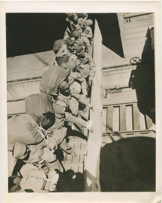 U.S. TROOPS BOARDING TRAIN. WWII. (8X10 REPRINT)