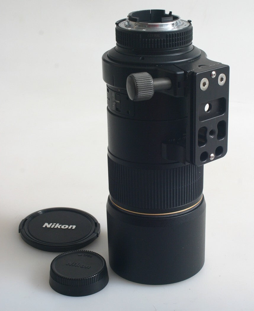 300MM F 4 NIKON ED LENS WITH ORIGINAL FRONT AND REAR CAPS