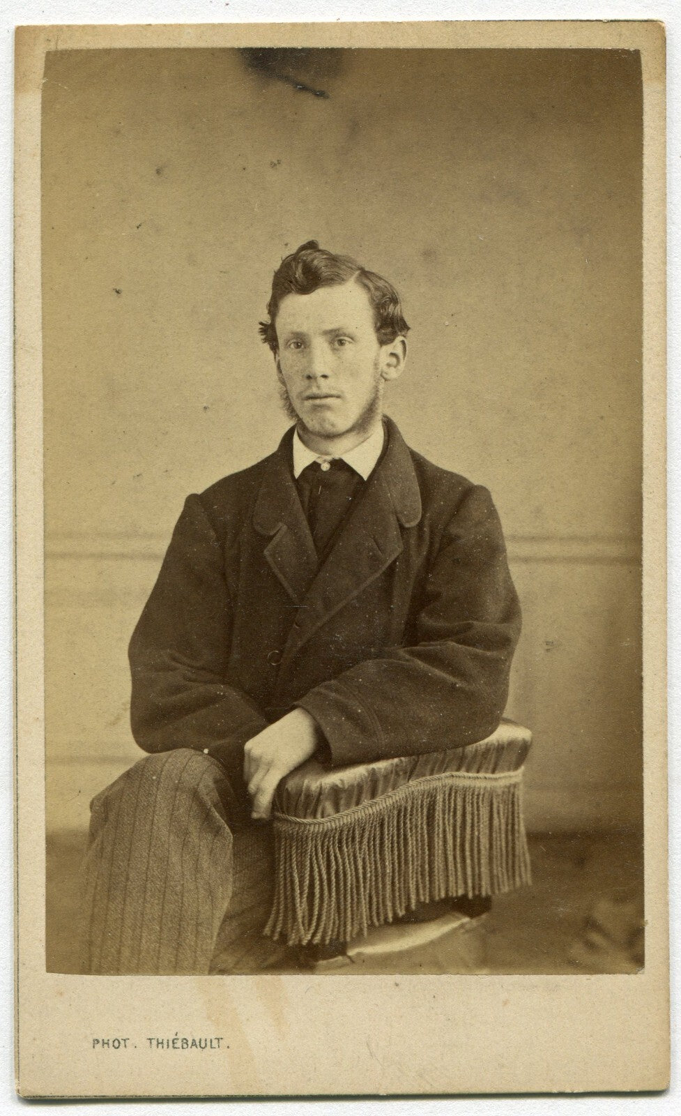MAN W/MUTTON CHOP SIDEBURNS AND CUPIE DOLL HAIR. CDV. PARIS.