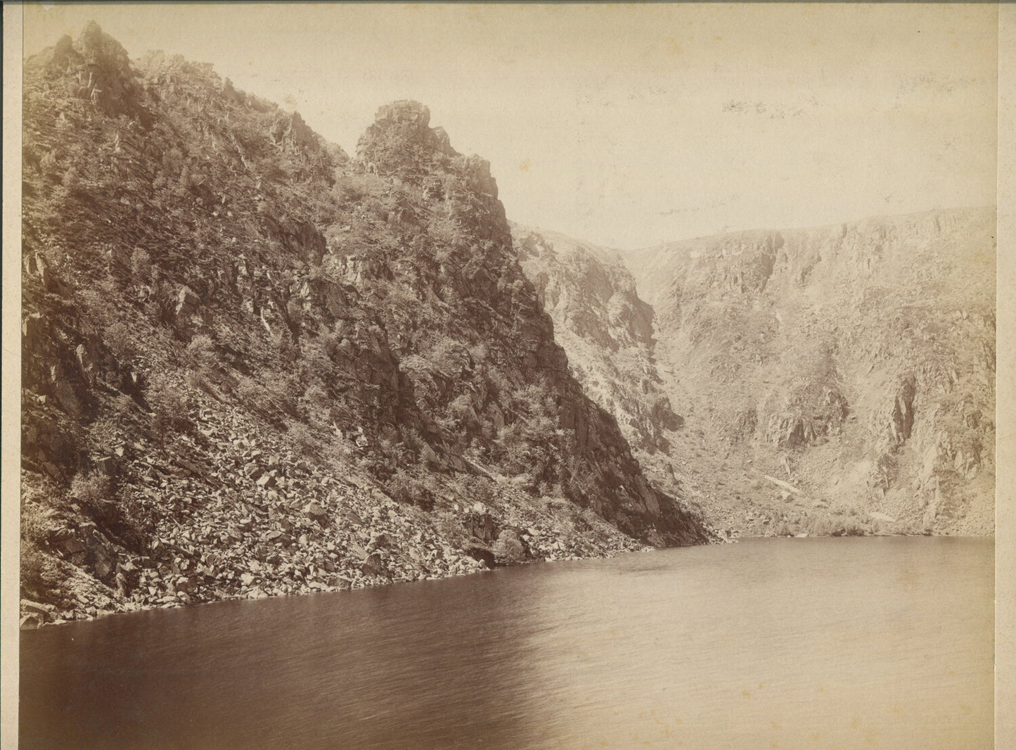 STEEP HILLS AT LAKE SHORE. 9.5X11.5 ALBUMEN ON CARD. 1890-1910