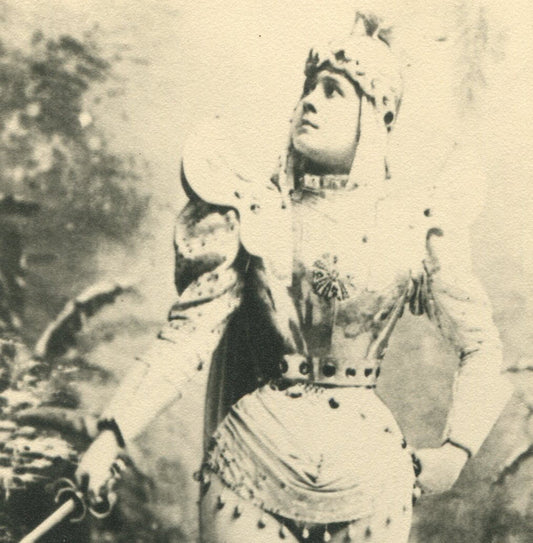 WOMAN W/ SWORD, IN THEATRICAL COSTUME. B&W PHOTO