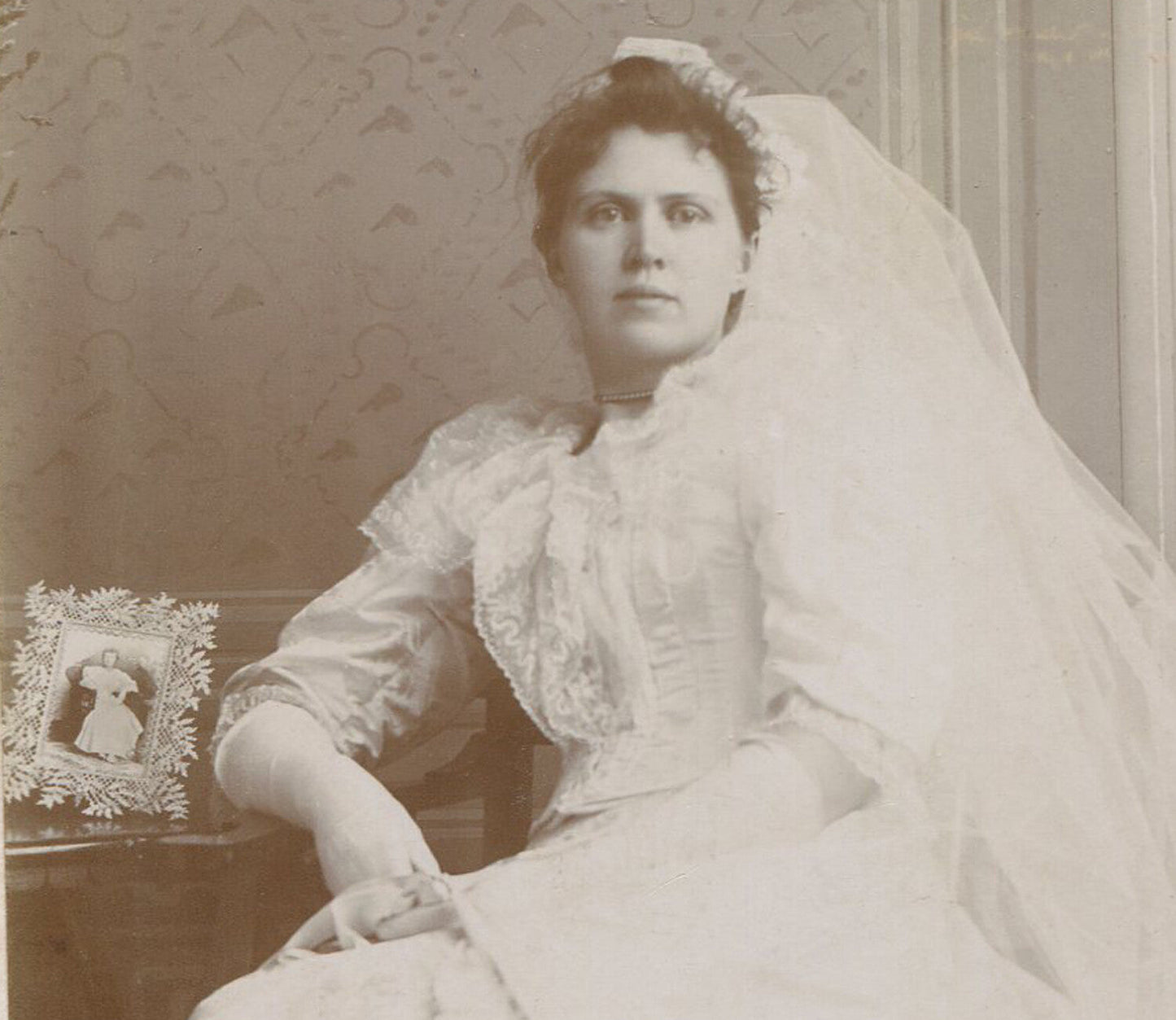 WEDDING PHOTO AND DORTICUS EMBOSSING PRESS ADVERTAINMENT. CABINET CARD. N.J.
