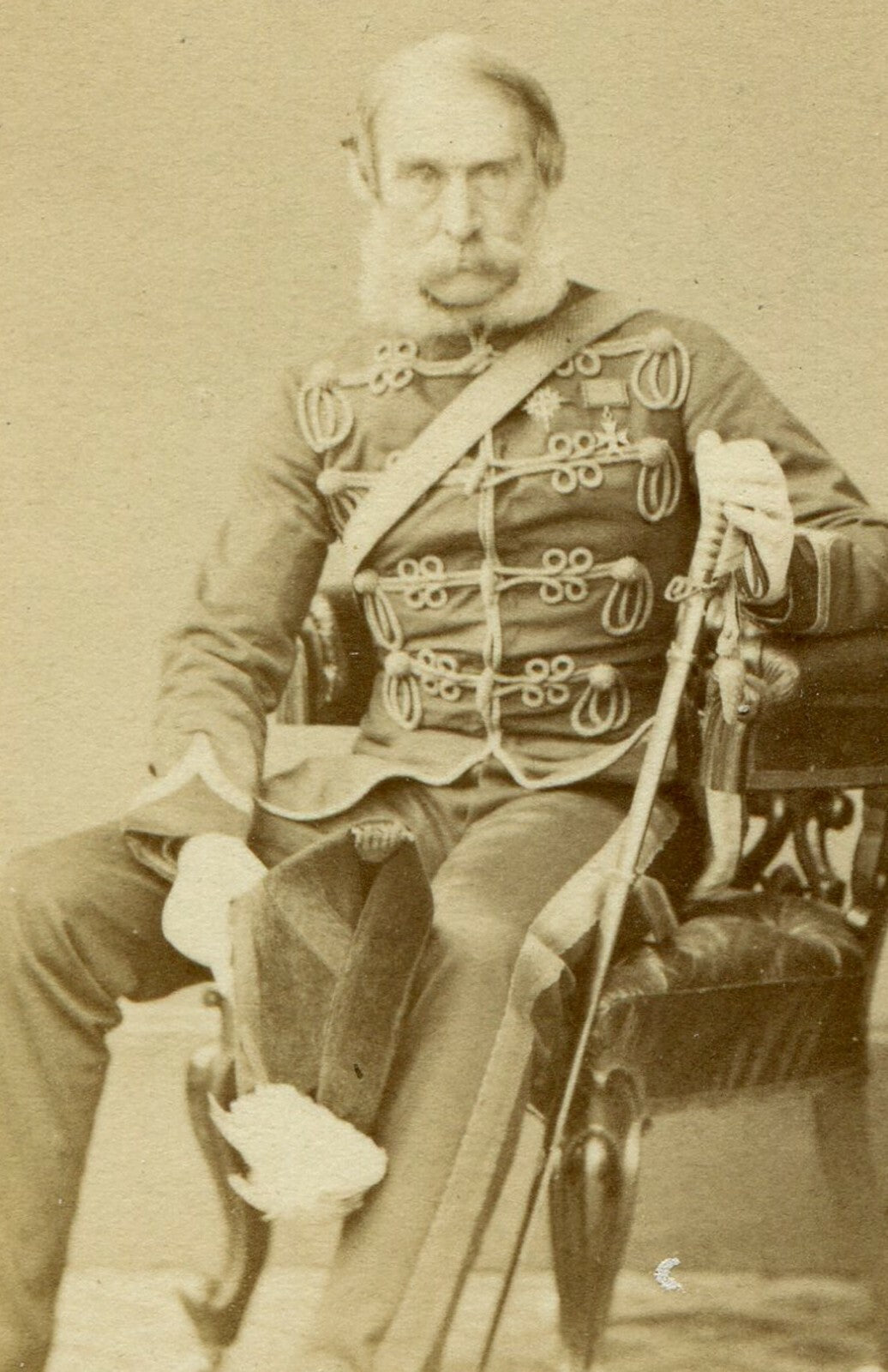 GERALD LANGLEY IN BRITISH MILITARY UNIFORM. CDV. LONDON, ENGLAND.