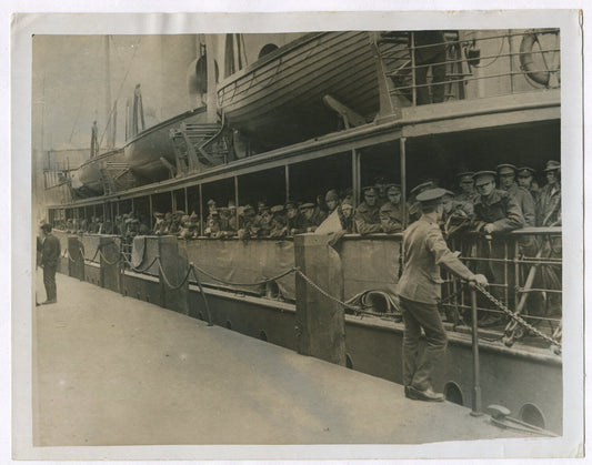 WOUNDED FROM FRANCE ABOARD BRITISH NAVAL SHIP. WWI. (8X10 REPRINT)