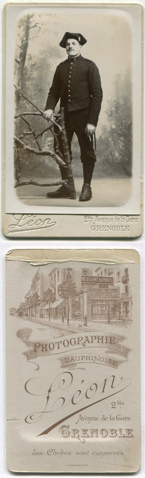 MAN IN TRI CORNERED HAT, CANE. CDV. LEON, FRANCE.