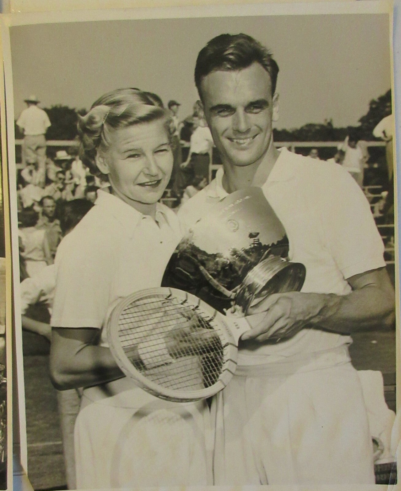 TENNIS GREAT ELIAS VICTOR SEIXAS. PHOTO COLLECTION OF CAREER HIGHLIGHTS. 160CT.
