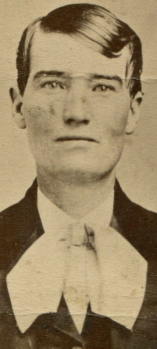 MAN W/VERY BIG TIE. CDV.