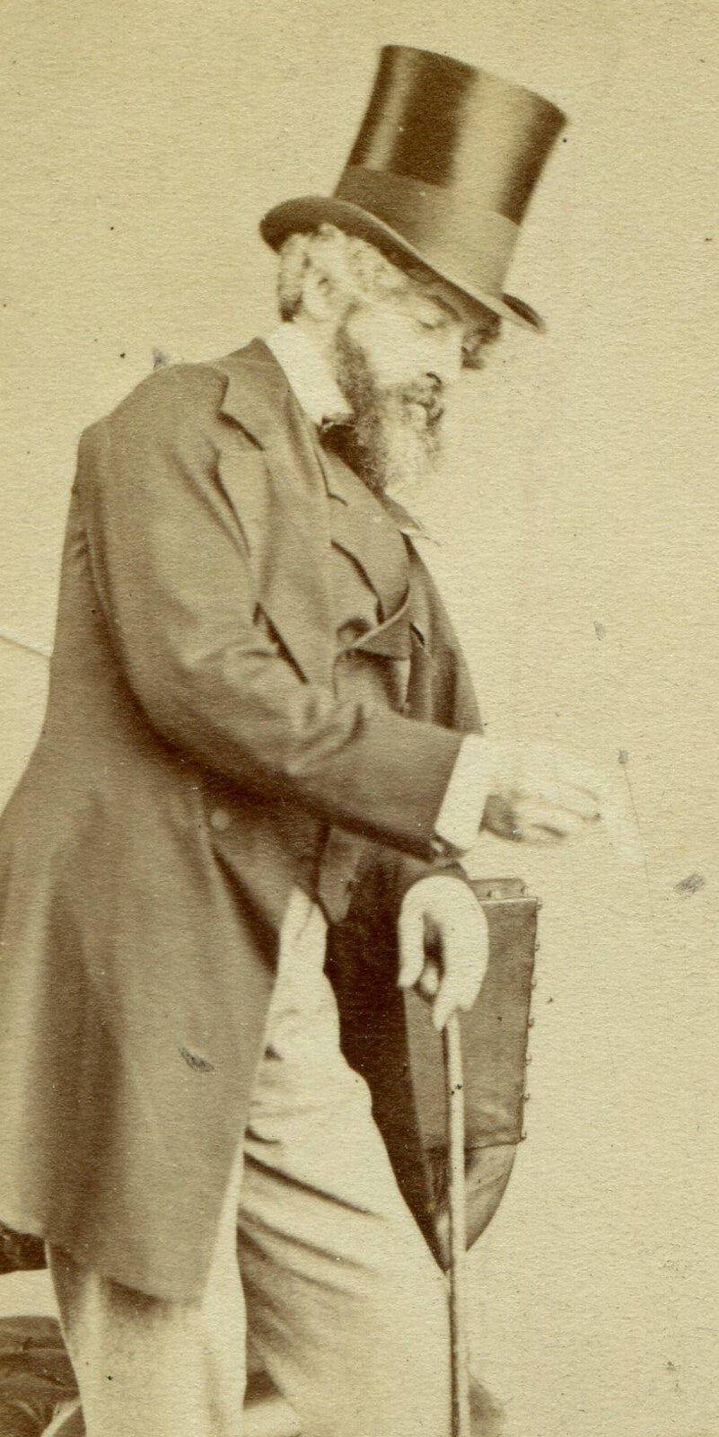 BEARDED MAN IN TOP HAT/WALKING KANE, THEATRICAL POSE. CDV.