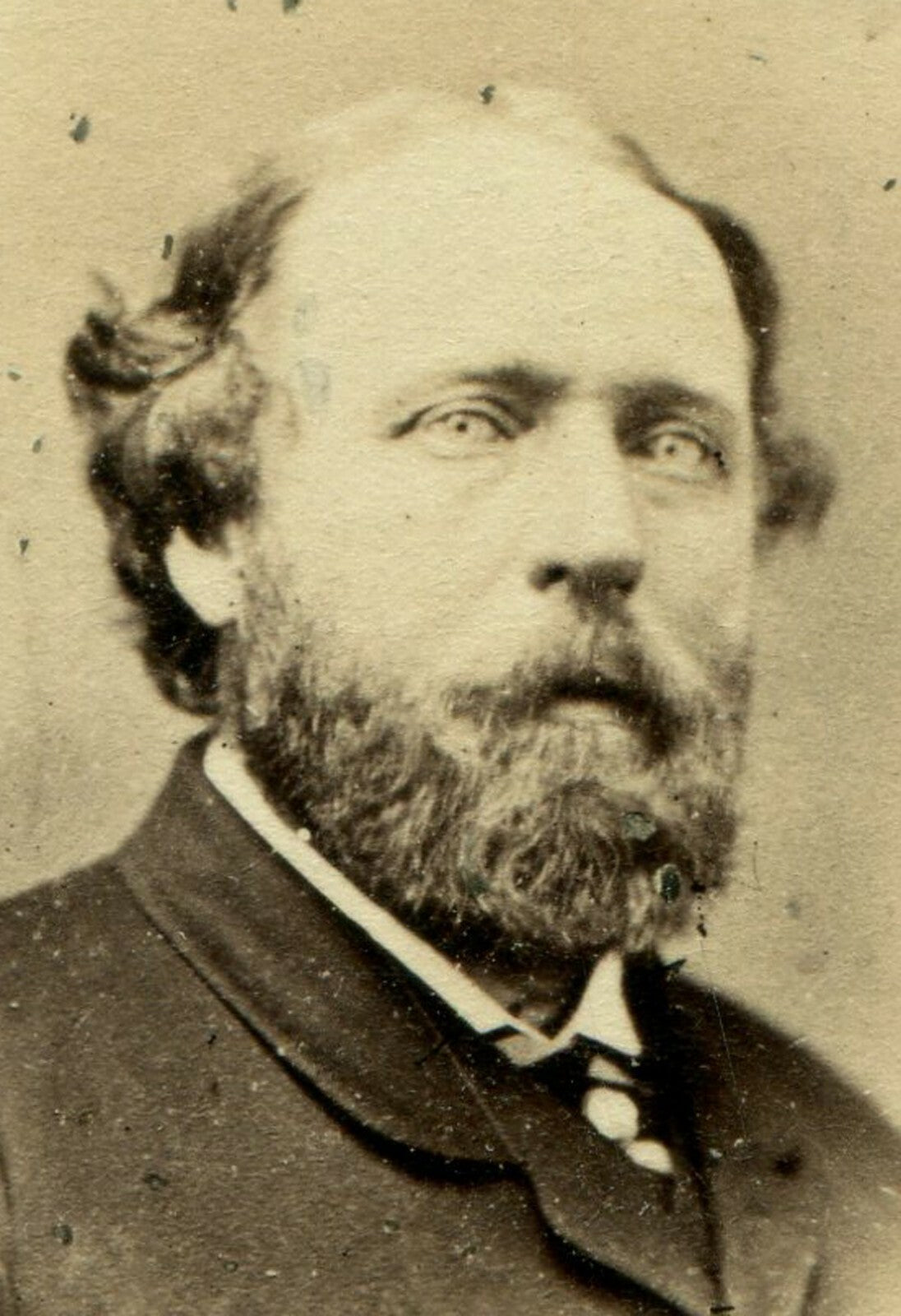 MAN W/FULL BEARD, WAVY HAIR. CDV. LONDON, ENGLAND.