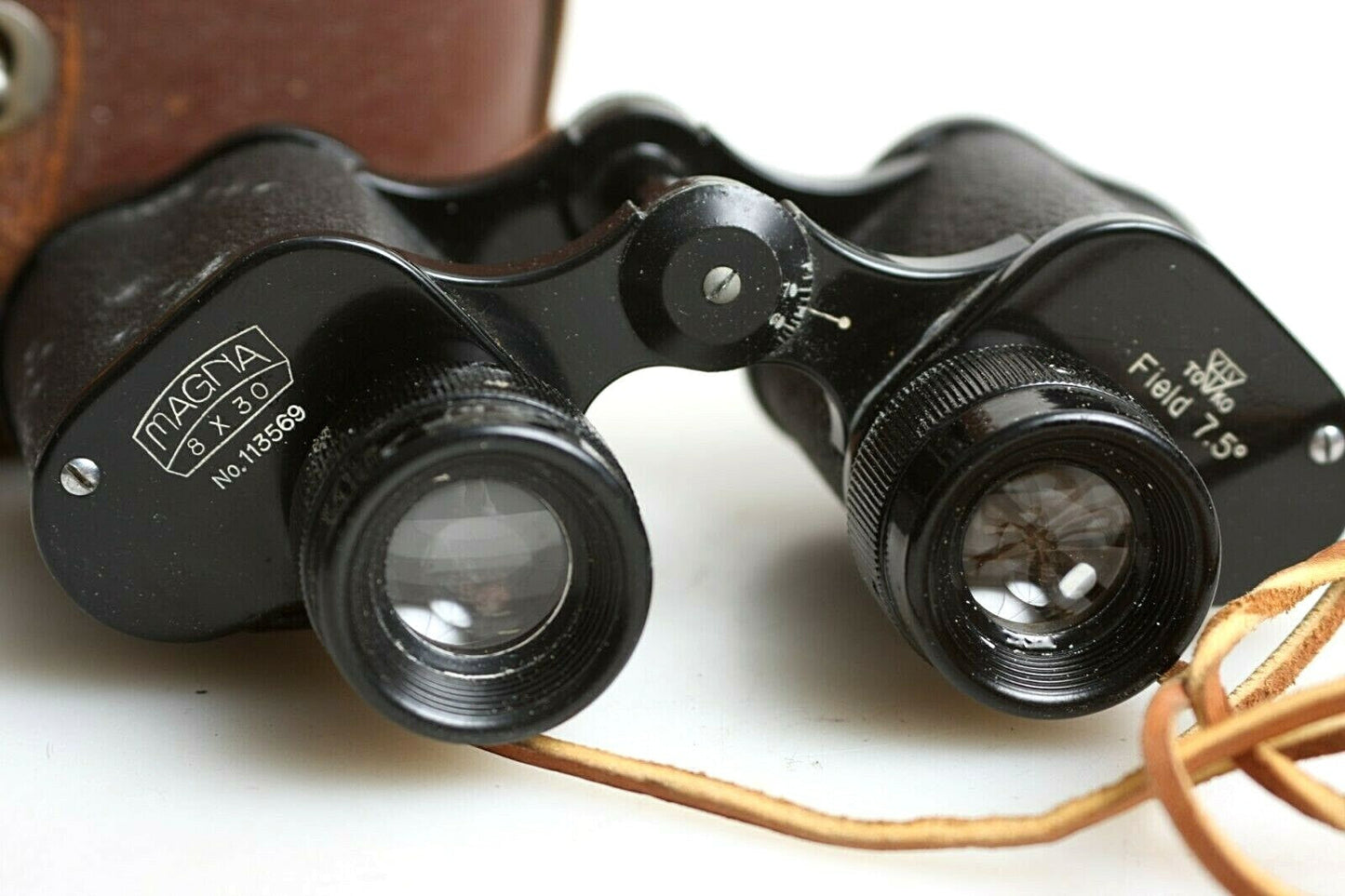 Magna 8X30 Field Binoculars with Case Occupied Japan