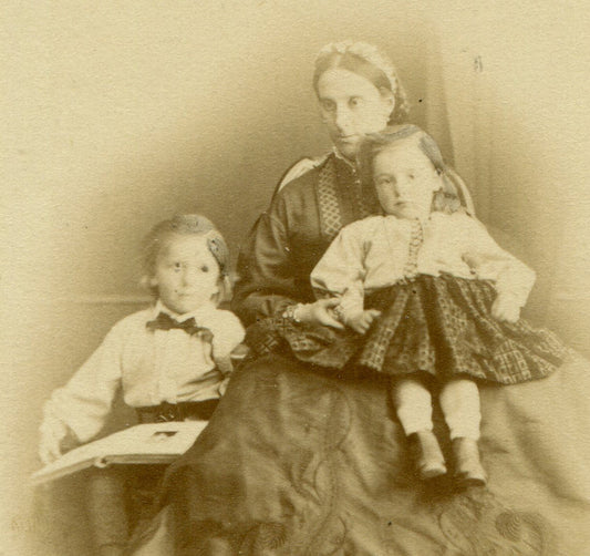 MOTHER W/ YOUNG CHILDREN. YOUNG BOY W/BOOK. CDV. JERSEY, U.K.