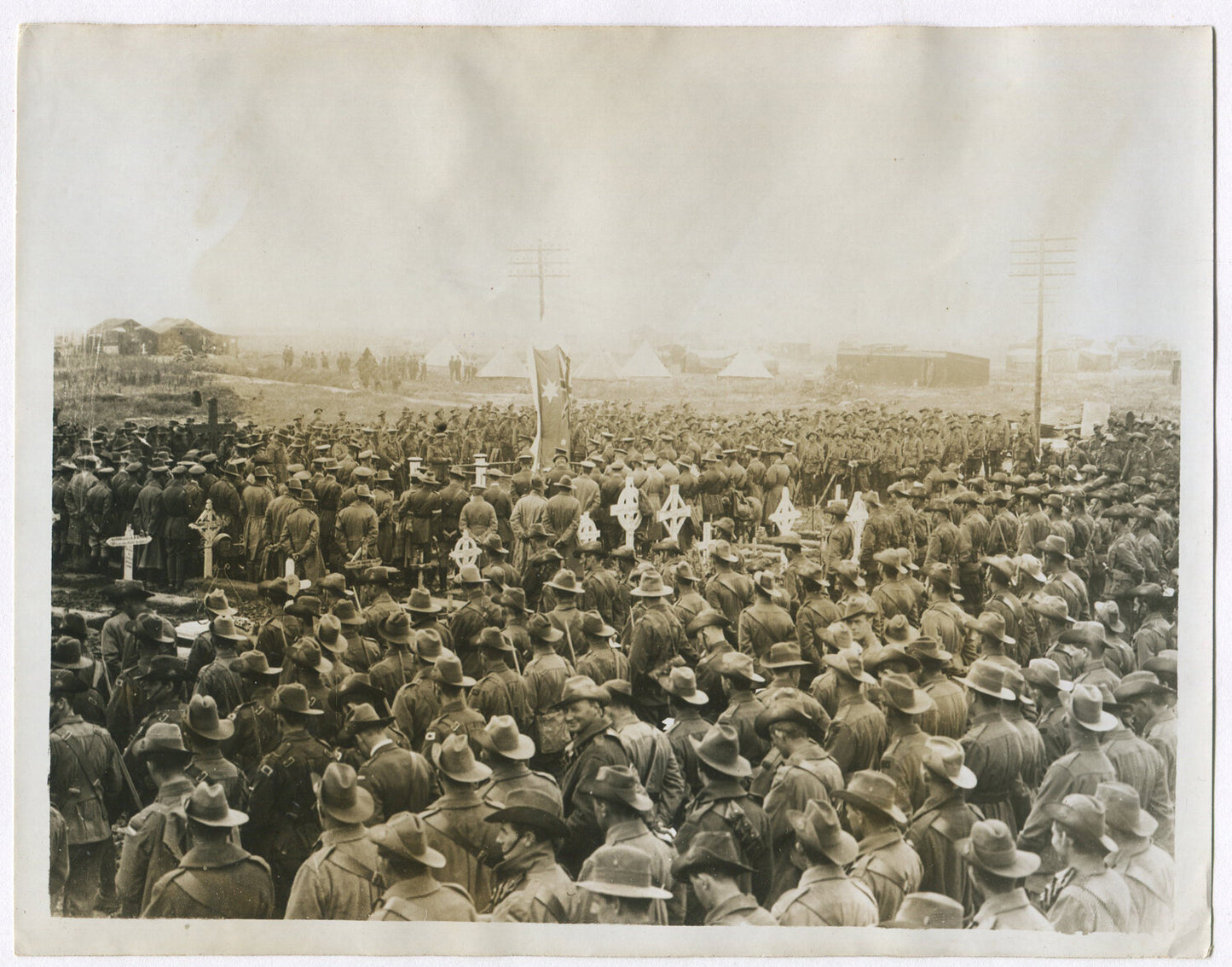 1ST AUSTRALIAN DIVISION MEMORIAL UNVEILING. WWI. (8X10 REPRINT)