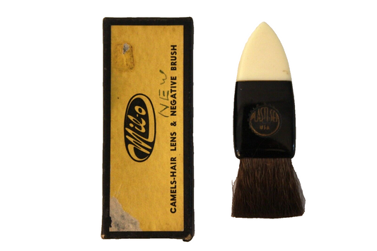 Vintage camel hair lens/film brush in original box