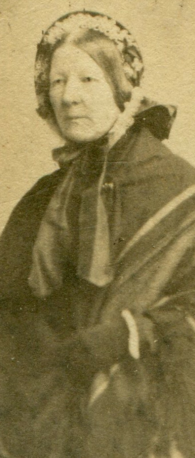 OLDER WOMAN FLOWER BONNET, HEAVY SHAW/COAT. CDV. HASTINGS ENGLAND.