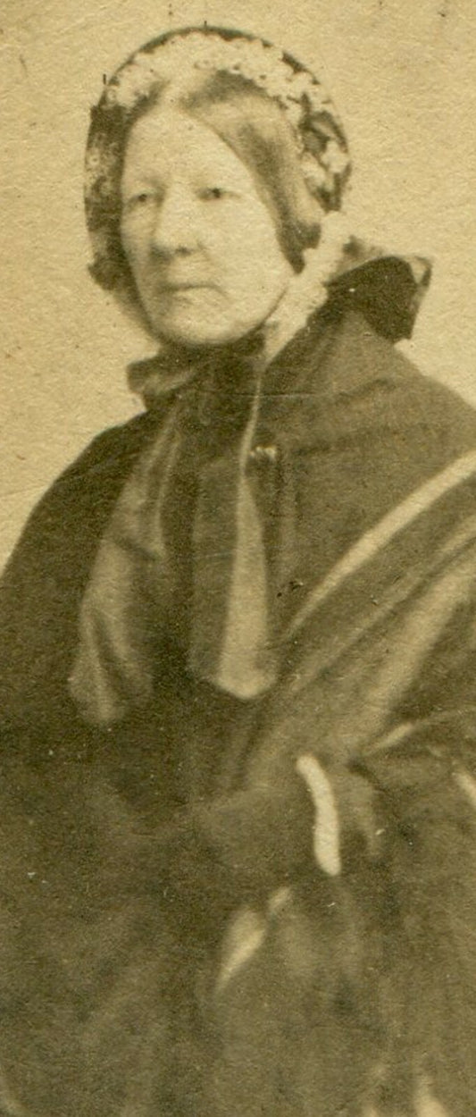 OLDER WOMAN FLOWER BONNET, HEAVY SHAW/COAT. CDV. HASTINGS ENGLAND.