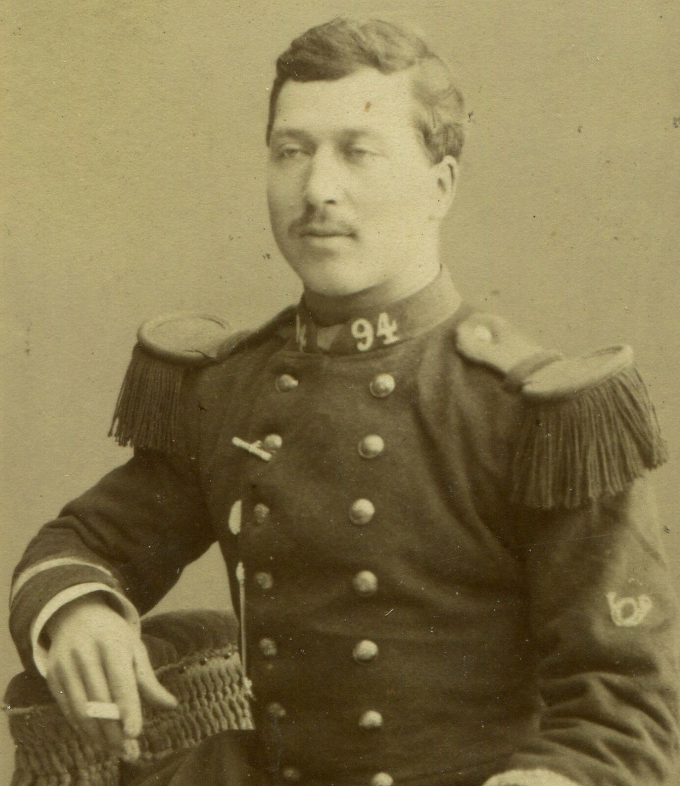FRENCH MAN IN UNIFORM W/CIGAR. CDV. FRANCE.