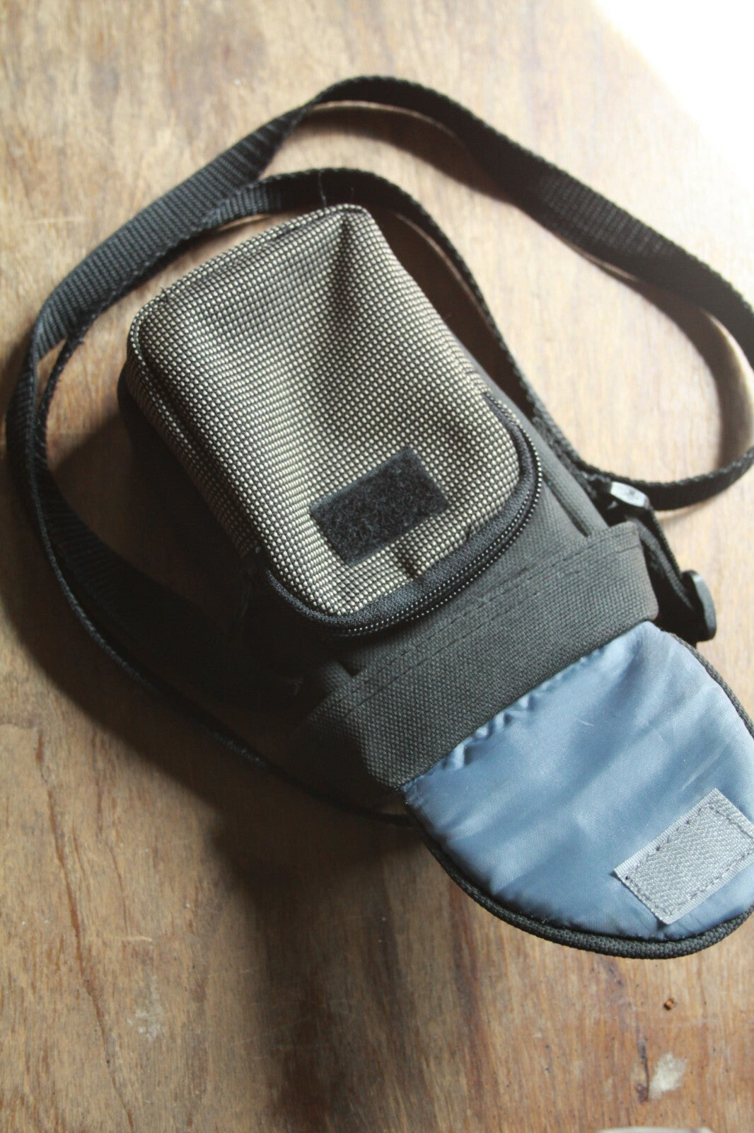 Samsonite Compact Digital Camera Case - Slim Protective Point & Shoot, Dark Grey with Black Trim, Travel-Ready