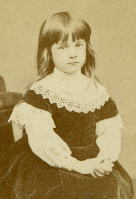 SAD FACED LITTLE GIRL, SEATED POSE, BIG WHITE COLLAR DRESS. CDV.IPSWICH, ENGLAND