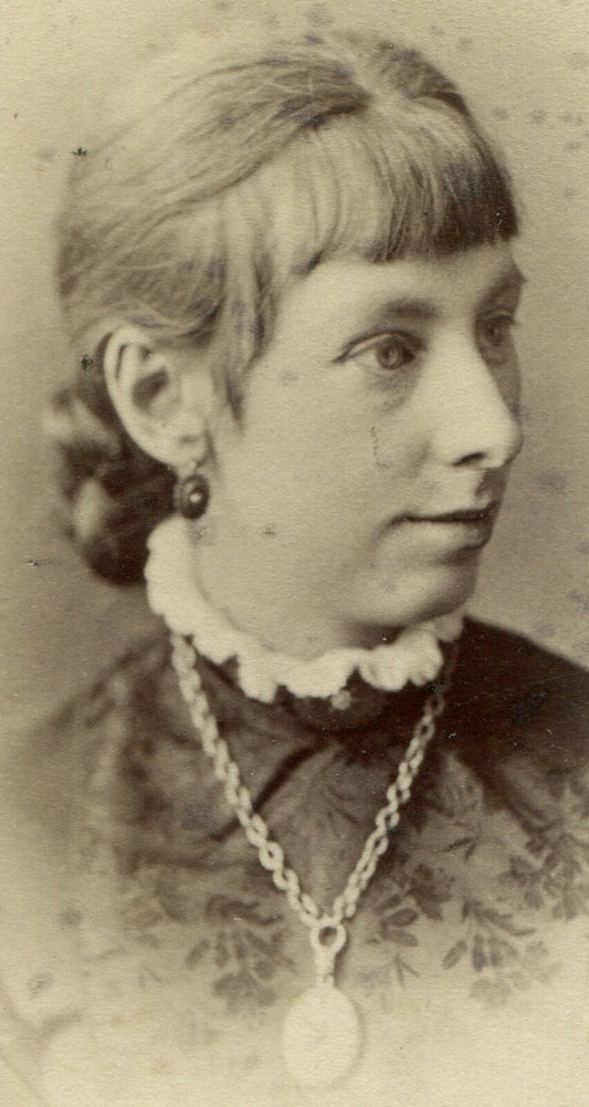 WOMAN W/RECEDING CHIN, NECKLACE. CDV. ST. JOHN, NEW BRUNSWICK, CANADA.
