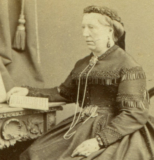 STATELY WOMAN POSED READING. CDV. DOUGLAS, ISLE OF MAN.