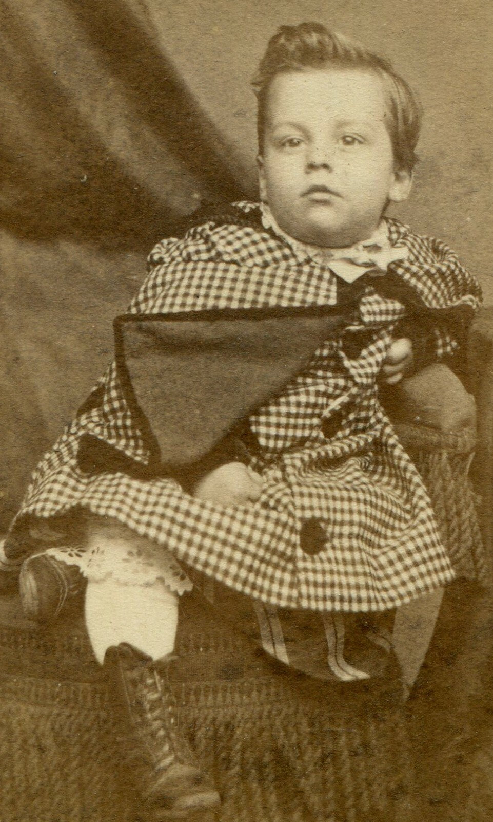 YOUNG CHILD W/STRONG FASHION SENSE. VERY DRAMATIC. CDV. ST. JOHN, NEW BRUNSWICK.