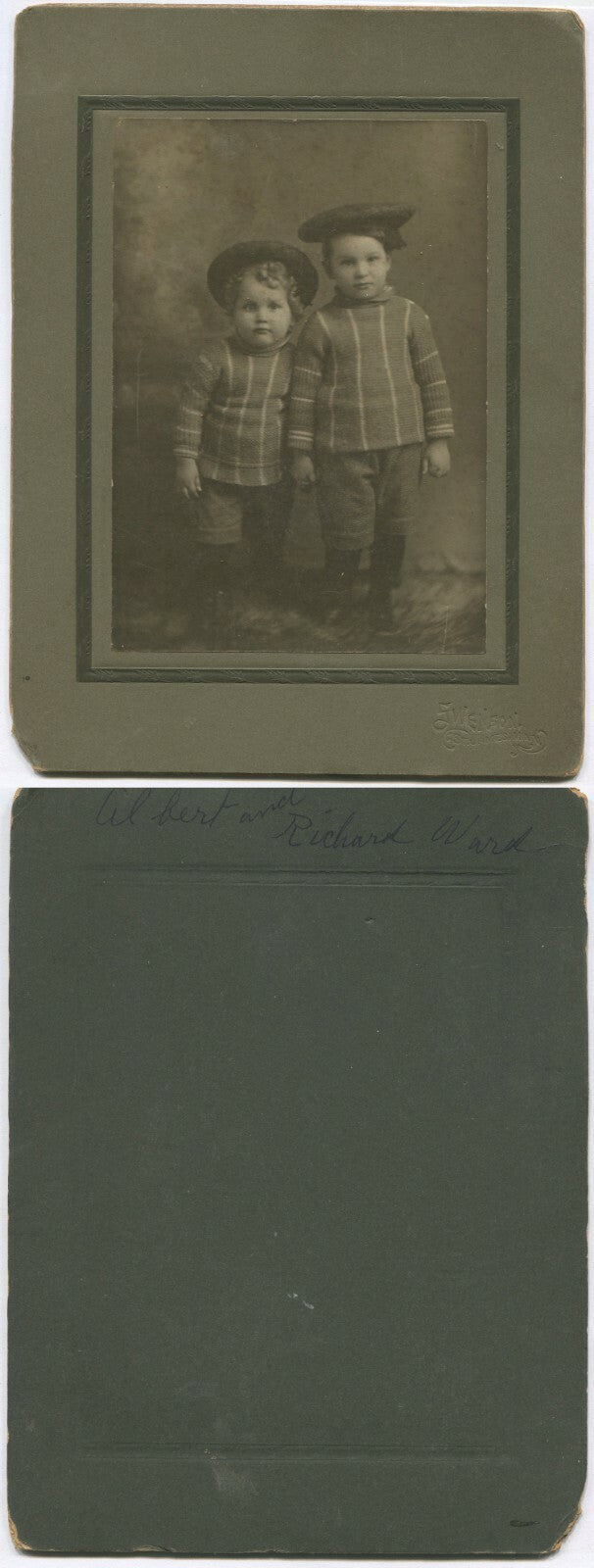 YOUNG CHILDREN IN MATCHING SWEATERS AND BERETS. TOO CUTE. 6X4 TONED B&W PHOTO