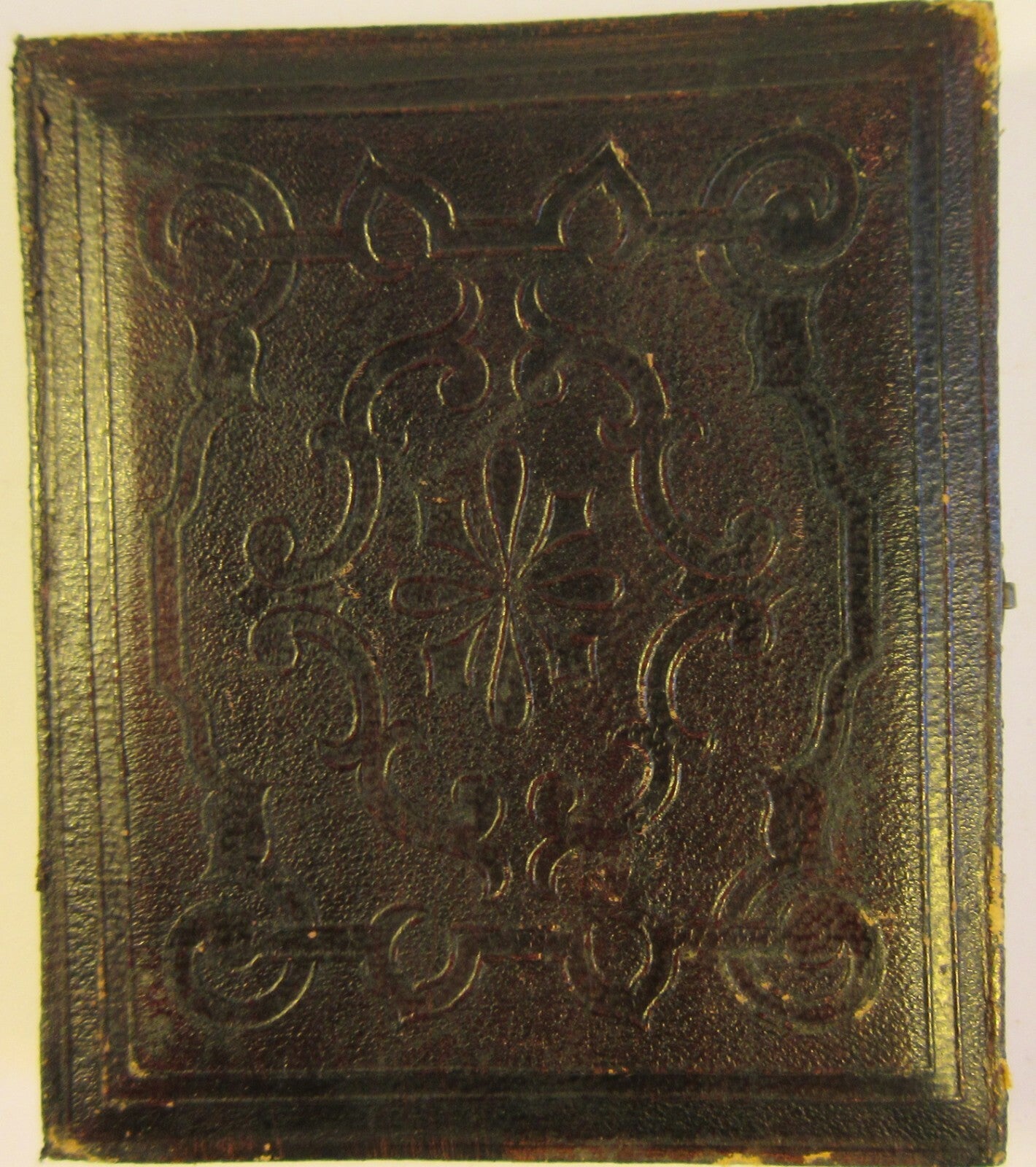 SHIPS CAPTAIN. CRISP, TINTED 6TH PLATE DAGUERREOTYPE, FULL CASE.