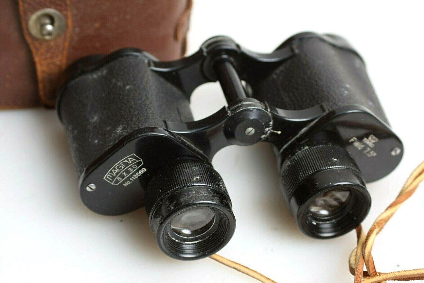 Magna 8X30 Field Binoculars with Case Occupied Japan