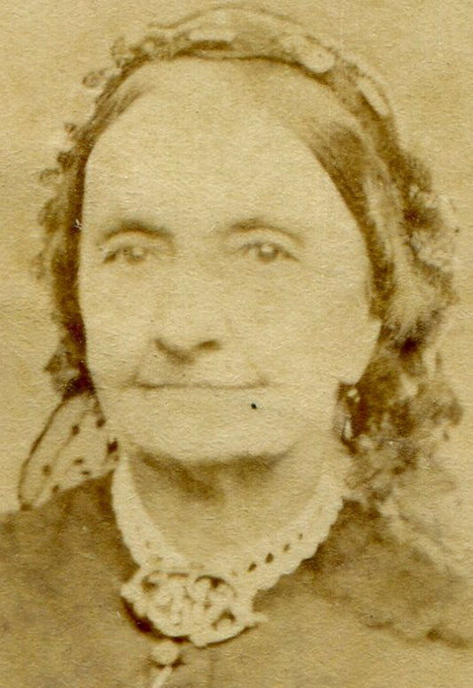 OLDER WOMAN, SLIGHT SMILE, ORNATE COLLAR PIN. CDV. ST. JOHN, NEW BRUNSWICK, CANA