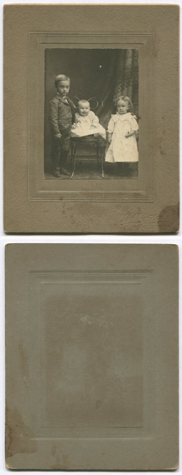 YOUNG SIBLINGS, GREAT EXPRESSIONS. 3.5X2.5 ON 6.5X5 INCH CARD.