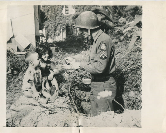 Vintage WWII Photo: U.S. Soldier Shares Mess Kit with Hungry Italian Children,
