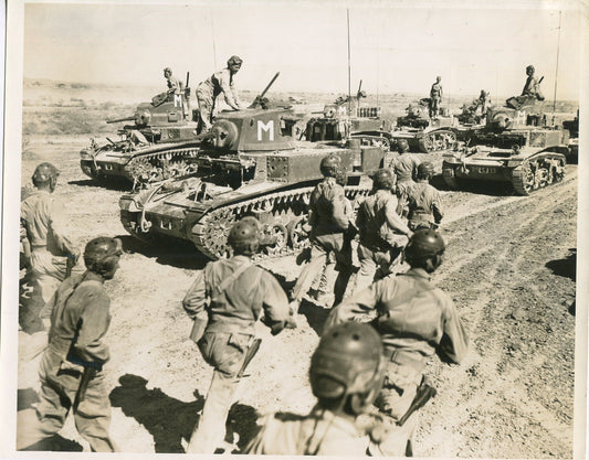 U.S. TANKS AND CREWS ENTERING BATTLE. WWII. (8X10 REPRINT)
