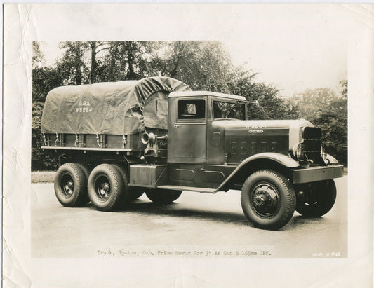 U.S. 7.5 TON CARGO, TRANSPORT TRUCK. WWII. (8X10 REPRINT)