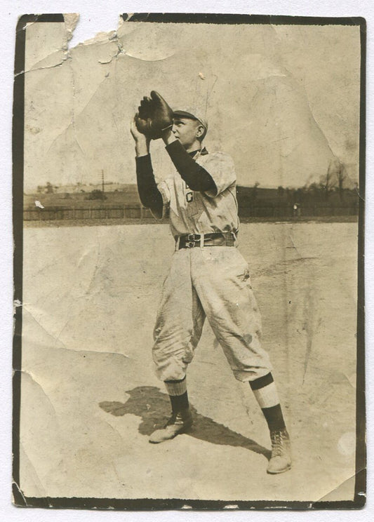 BASEBALL PLAYER, LOUIS WHITEHEAD. 3.5X2.5 B&W. 1920-40.