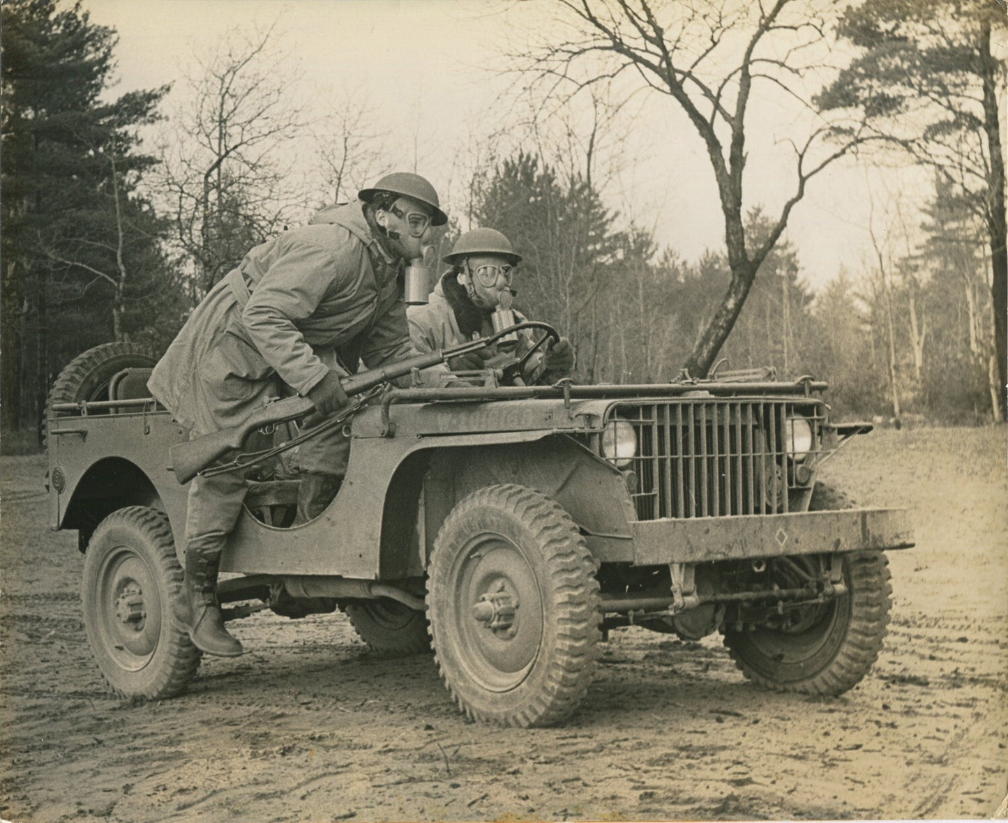 U.S. 4TH ARMORED DIV. TRAINING, PINE CAMP, N.Y. WWII. (8X10 REPRINT)
