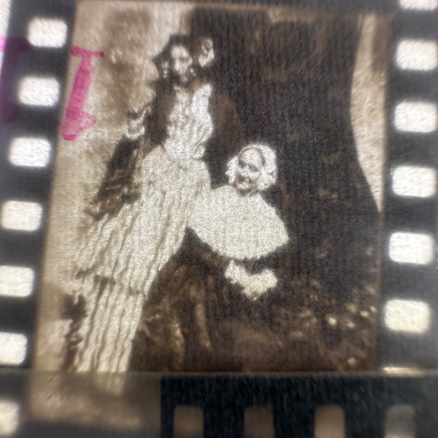 Professional Photography "Famous Photographs" 35mm Unmounted Slides lot of 30