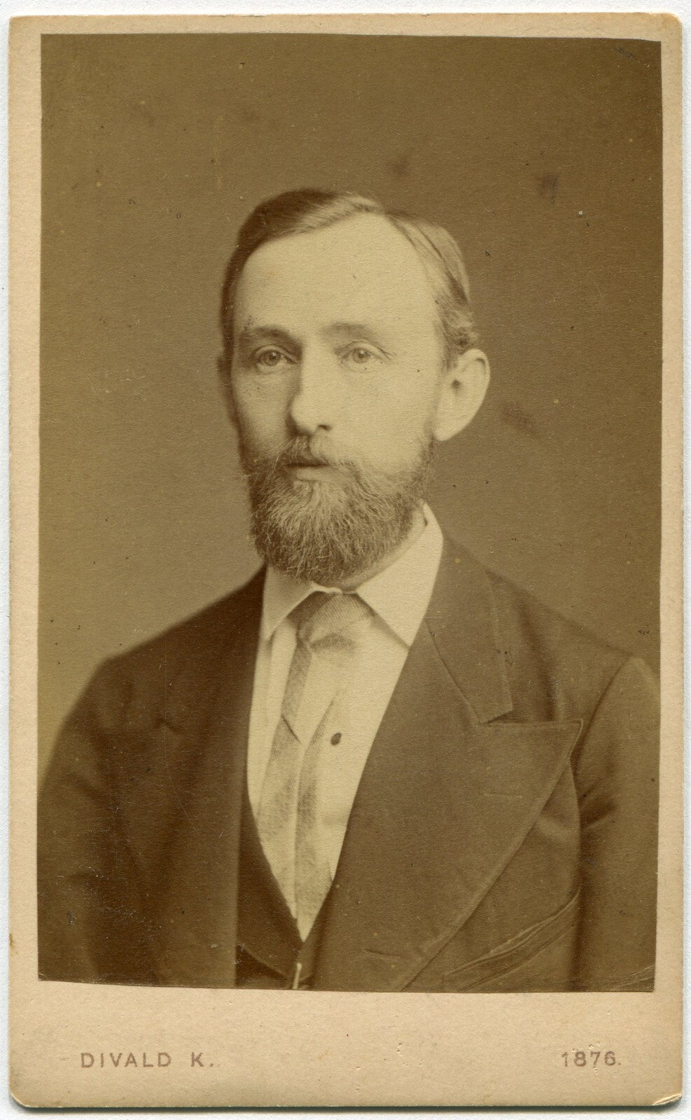 MAN WITH LONG FACE AND LONG TIE. CDV. GERMANY.