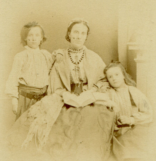 WOMAN IN CHUNKY NECKLACE, POSED W/CHILDREN. CDV. LONDON, ENGLAND.