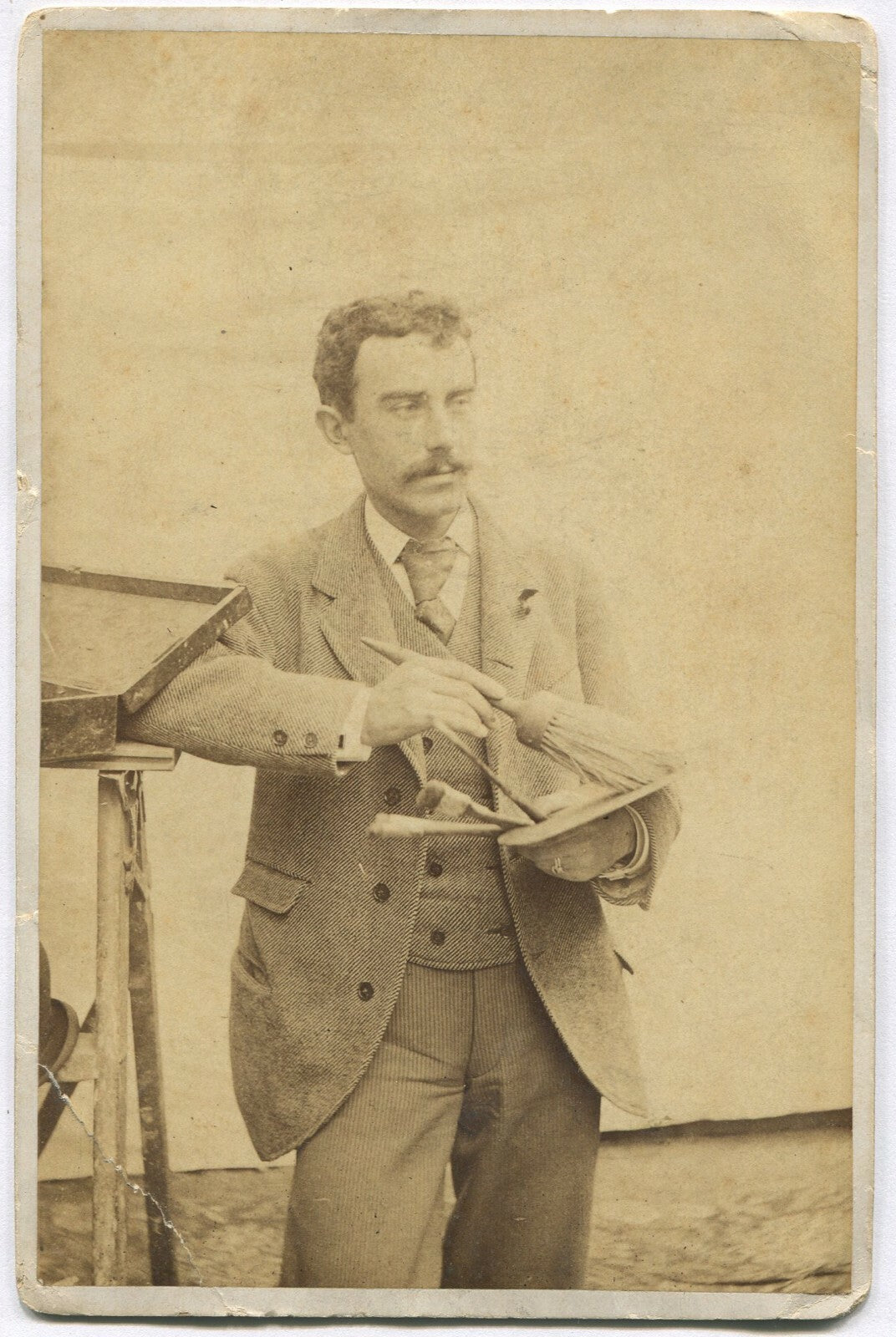 ARTIST W/PAINTERS PALLET AND BRUSHES. CABINET CARD.